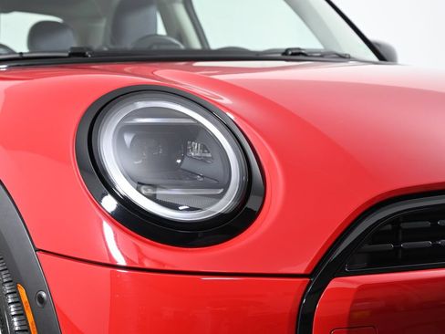 Certified 2025 MINI Cooper 2-Door Hardtop FWD image 10