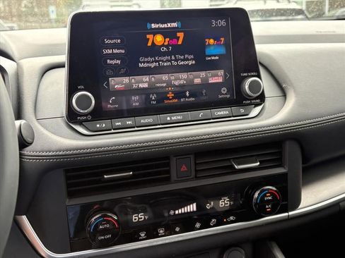 Certified 2025 Nissan Rogue SV image 11