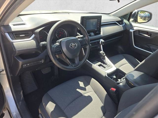 Used 2021 Toyota RAV4 XLE w/ Convenience Package FWD image 10