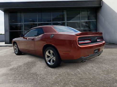 Used 2020 Dodge Challenger SXT RWD image 5