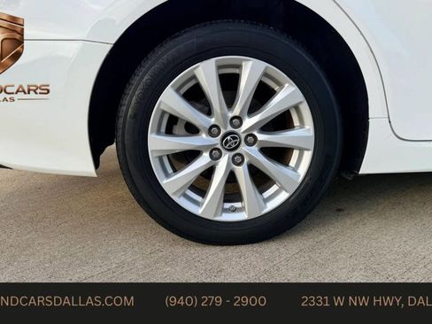 Used 2019 Toyota Camry LE image 24