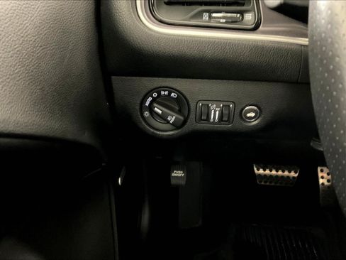 Used 2019 Dodge Challenger SXT w/ Plus Package AWD/4WD image 15