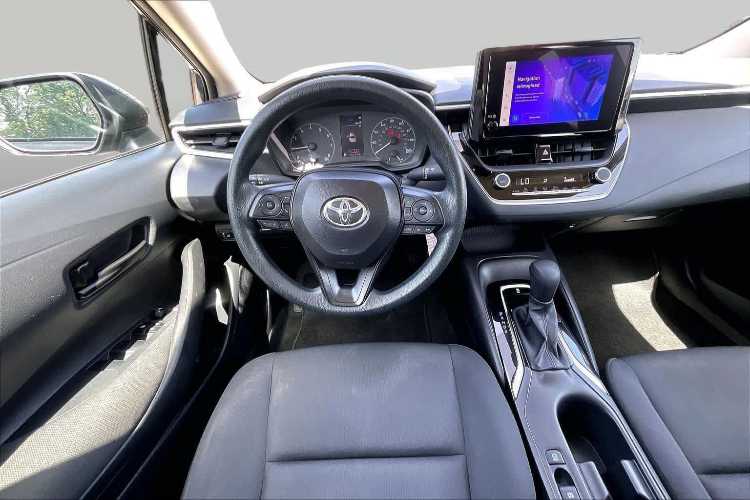 Used 2025 Toyota Corolla LE FWD image 6