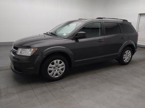 Used 2017 Dodge Journey SE FWD image 2