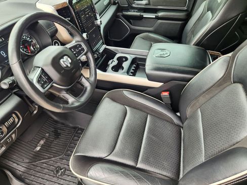 Used 2019 RAM 1500 Laramie RWD image 13