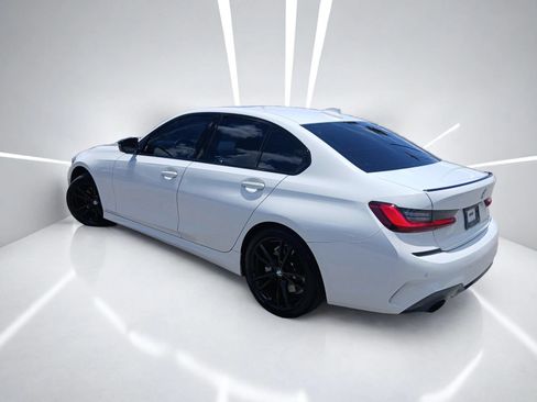 Used 2022 BMW 330i Sedan w/ M Sport Package RWD image 4