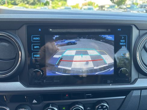 Used 2017 Toyota Tacoma TRD Sport w/ Tow Package (A/T) AWD/4WD image 26