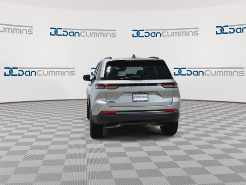 New 2026 Jeep Grand Cherokee Limited w/ Limited Altitude Package AWD/4WD image 8