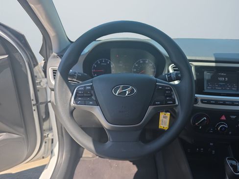 Used 2021 Hyundai Accent SE FWD image 13