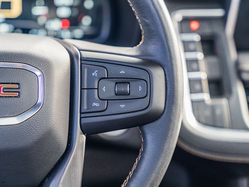 Used 2022 GMC Yukon XL AT4 image 27