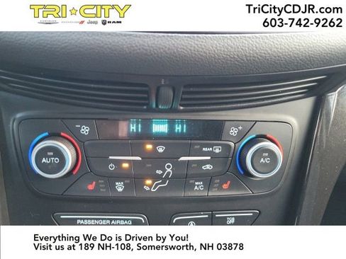 Used 2019 Ford Escape SE image 25