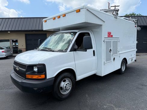 Used 2009 Chevrolet Express 3500 RWD image 1