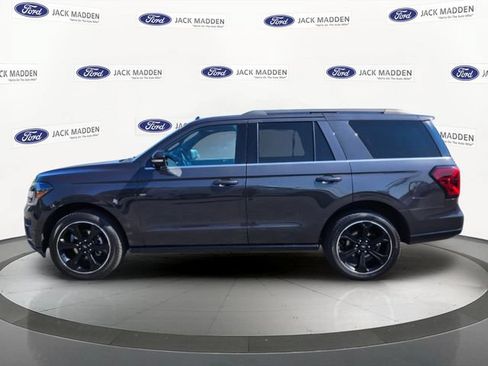 Used 2022 Ford Expedition Limited AWD/4WD image 2