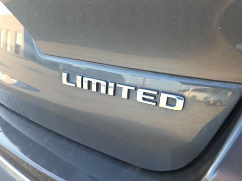 Used 2022 Jeep Grand Cherokee L Limited AWD/4WD image 3
