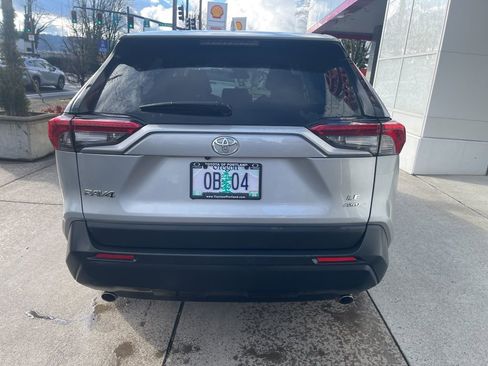 Used 2025 Toyota RAV4 LE image 7
