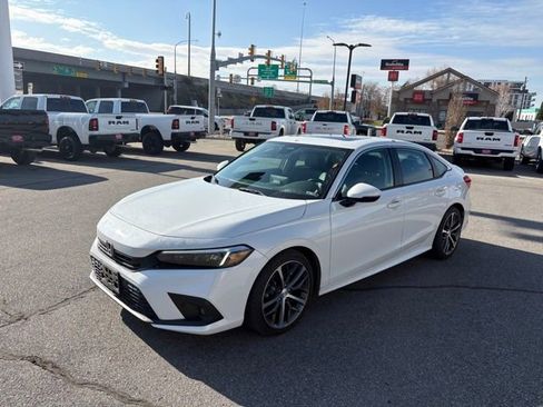 Used 2022 Honda Civic Touring image 4