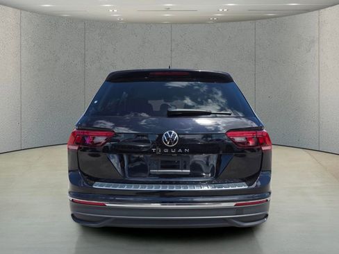 Used 2024 Volkswagen Tiguan SE image 4