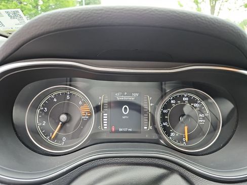 Used 2020 Jeep Cherokee Latitude Plus FWD image 23