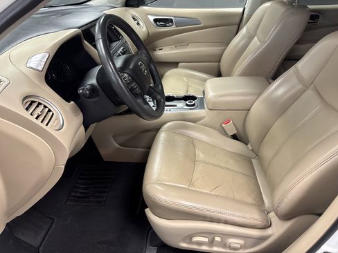 Used 2017 Nissan Pathfinder SL w/ SL Premium Package image 9