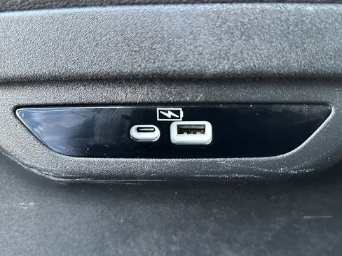 Used 2022 Chrysler Pacifica Touring-L image 21