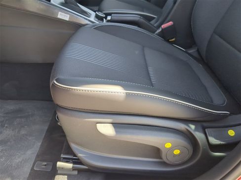 New 2025 Hyundai Venue Limited image 19