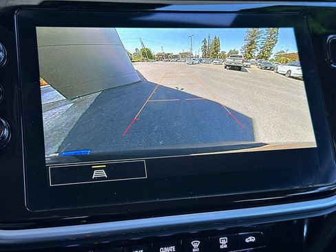 Used 2023 Chevrolet Bolt EUV LT w/ Convenience Package FWD image 18