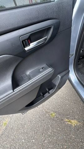 Used 2021 Toyota Highlander XLE AWD/4WD image 14