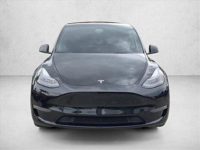 Used 2024 Tesla Model Y Long Range AWD/4WD image 2