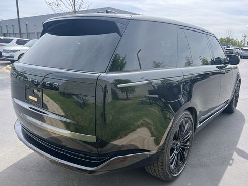 Used 2024 Land Rover Range Rover Long Wheelbase SE image 7