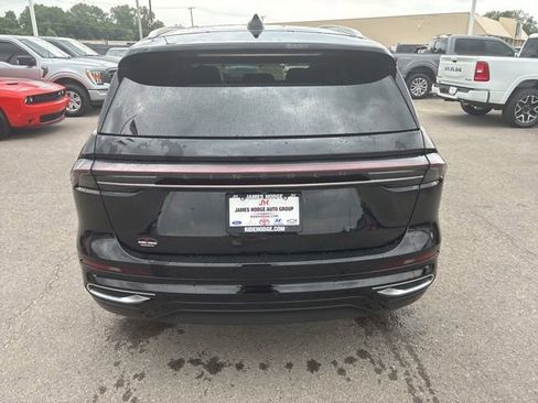 Used 2025 Lincoln Nautilus Reserve AWD/4WD image 4