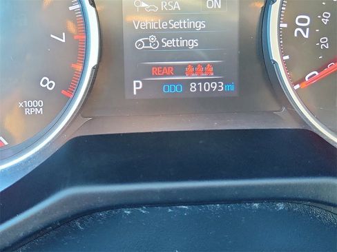 Used 2021 Toyota RAV4 LE image 25