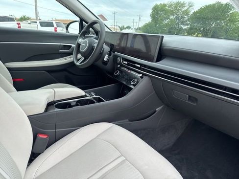 Used 2025 Hyundai Sonata SEL FWD image 15