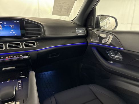 Used 2025 Mercedes-Benz GLS 450 4MATIC image 29