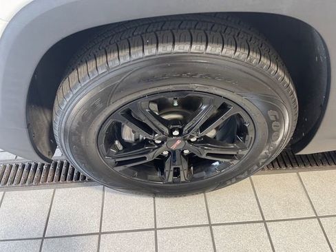 Used 2023 GMC Terrain AT4 w/ Infotainment Package II AWD/4WD image 5
