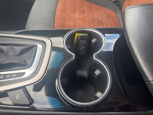 Used 2018 Ford Edge SEL w/ SEL Appearance Package image 32