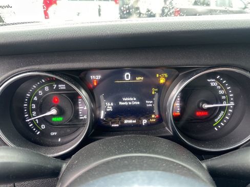 Used 2023 Jeep Wrangler Unlimited Sahara w/ Cold Weather Group AWD/4WD image 10