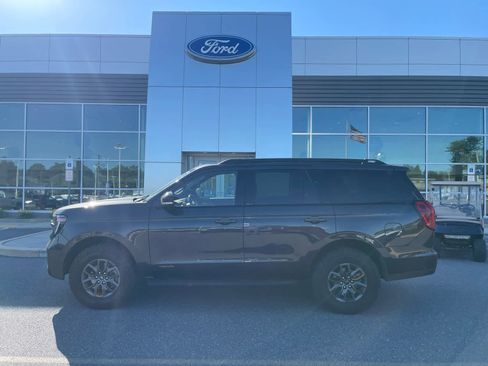 Used 2025 Ford Expedition Tremor AWD/4WD image 1