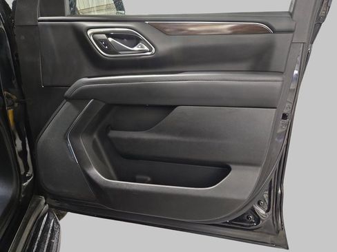 Used 2023 GMC Yukon XL SLE image 11