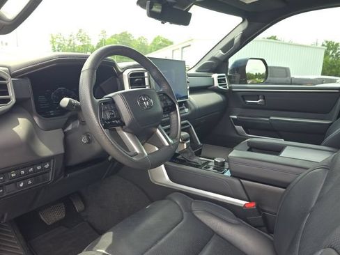 Used 2024 Toyota Sequoia Platinum AWD/4WD image 27