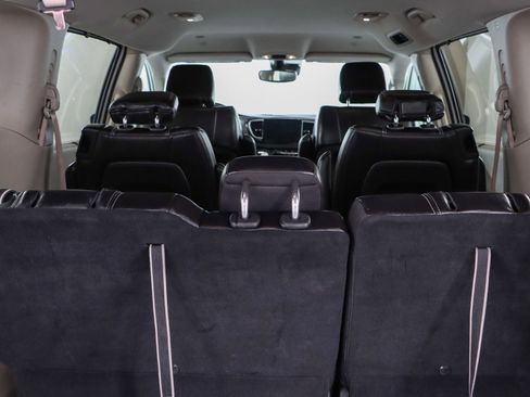 Used 2023 Chrysler Pacifica Touring-L image 30