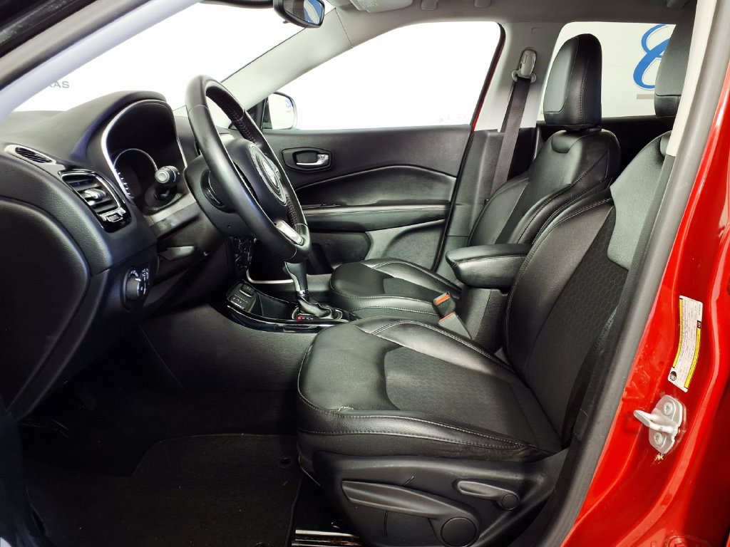 Used 2019 Jeep Compass Latitude FWD image 8