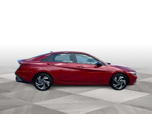 Used 2025 Hyundai Elantra Sport FWD image 9