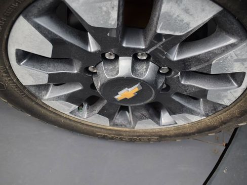 Used 2021 Chevrolet Silverado 2500 Custom w/ Custom Value Package AWD/4WD image 9