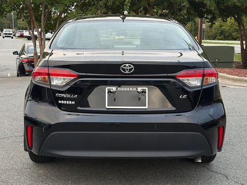 Used 2025 Toyota Corolla LE FWD image 5