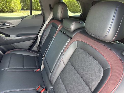 Used 2025 Chevrolet Equinox RS FWD image 11