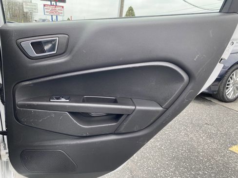 Used 2014 Ford Fiesta SE w/ Equipment Group 201A image 19