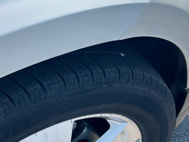 Used 2014 Chevrolet Traverse LTZ AWD/4WD image 17