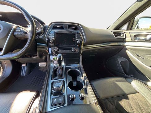 Used 2019 Nissan Maxima SR w/ Premium Package image 16