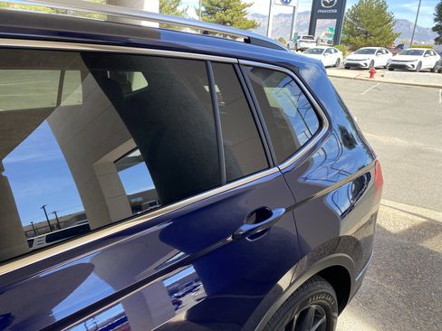 Used 2023 Volkswagen Tiguan SE w/ Panoramic Sunroof Package image 54