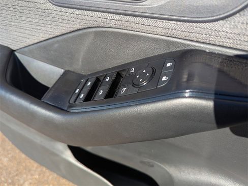 Used 2023 Nissan Rogue S image 16